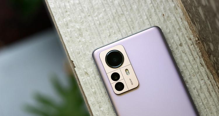 小米12Pro与OPPOFindX5Pro（比较小米12Pro和OPPOFindX5Pro的性能和功能）