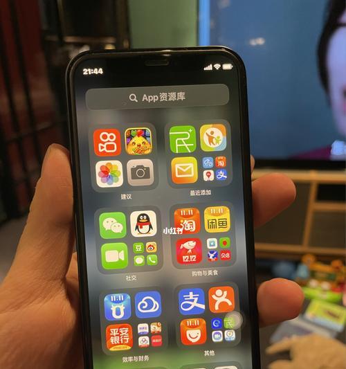 如何鉴别iPhone的版本（简单准确的辨别iPhone型号的方法）