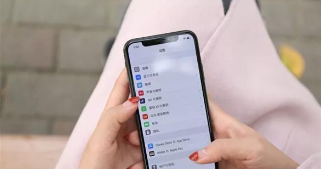 iPhone储存空间不足？教你释放存储空间的方法！（从清理无用文件到优化应用，让你的iPhone储存空间飞起来）